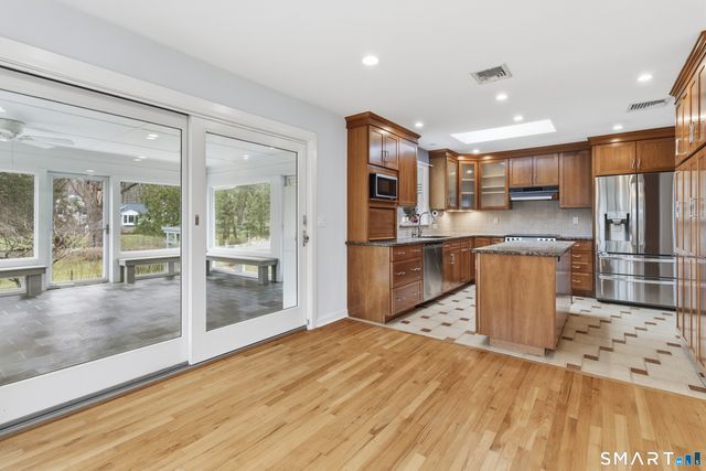 2 Rockyfield Road, Westport, CT 06880