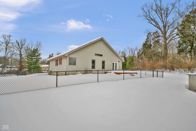 1405 E County Road 100 S, North Vernon, IN 47265