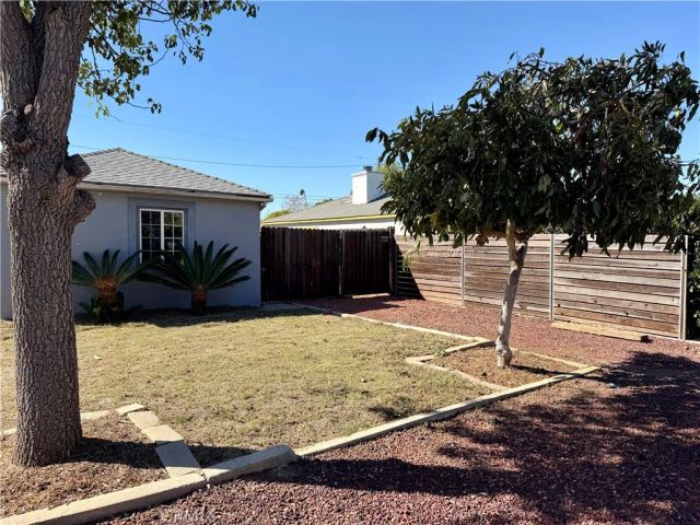2109 Monrovia, Costa Mesa, CA 92627