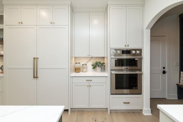 625 Ivy Falls Avenue, Mendota Heights, MN 55118