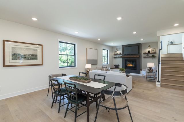 625 Ivy Falls Avenue, Mendota Heights, MN 55118