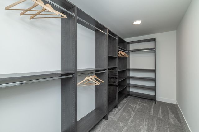 625 Ivy Falls Avenue, Mendota Heights, MN 55118