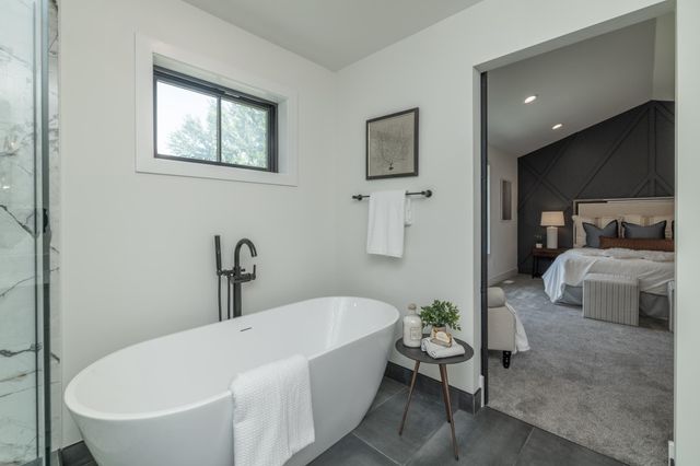 625 Ivy Falls Avenue, Mendota Heights, MN 55118