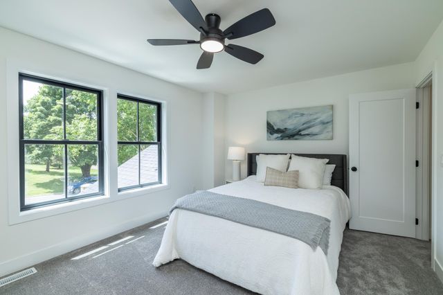 625 Ivy Falls Avenue, Mendota Heights, MN 55118