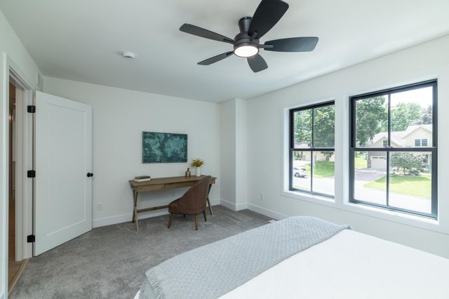 625 Ivy Falls Avenue, Mendota Heights, MN 55118