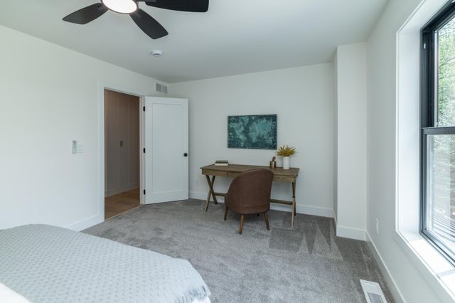 625 Ivy Falls Avenue, Mendota Heights, MN 55118