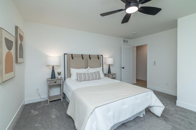 625 Ivy Falls Avenue, Mendota Heights, MN 55118