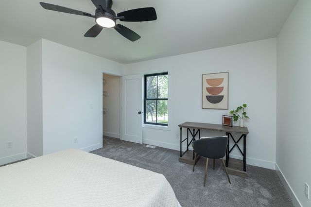 625 Ivy Falls Avenue, Mendota Heights, MN 55118