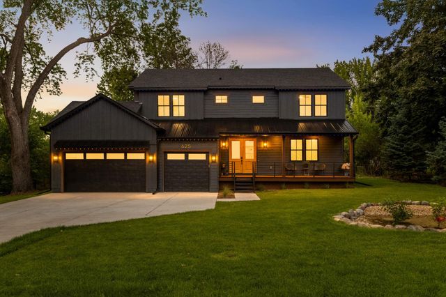 625 Ivy Falls Avenue, Mendota Heights, MN 55118