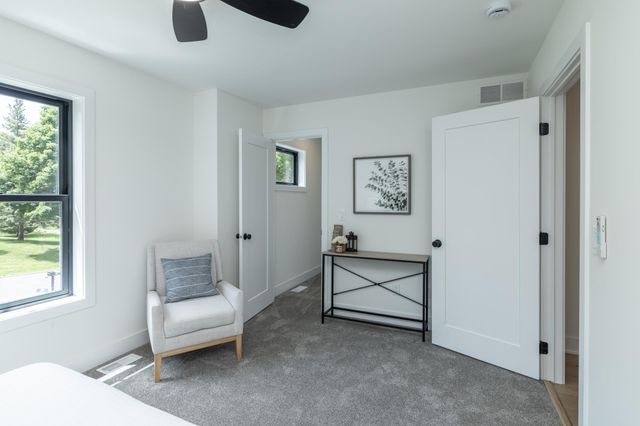 625 Ivy Falls Avenue, Mendota Heights, MN 55118