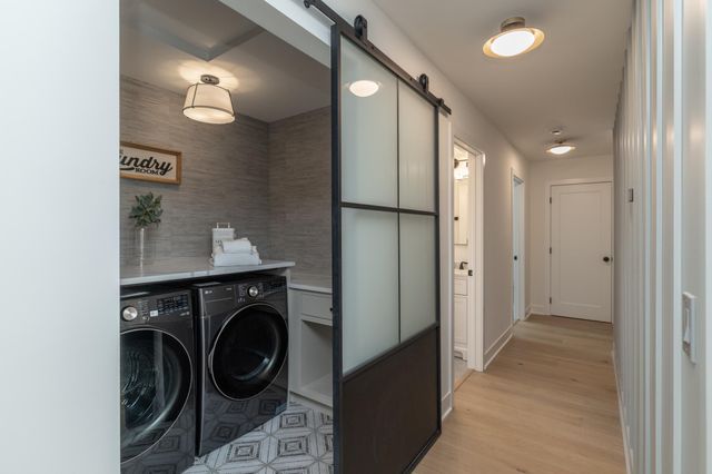 625 Ivy Falls Avenue, Mendota Heights, MN 55118