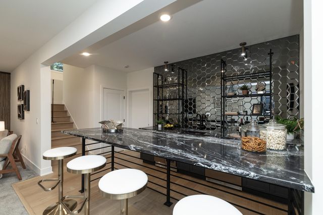 625 Ivy Falls Avenue, Mendota Heights, MN 55118