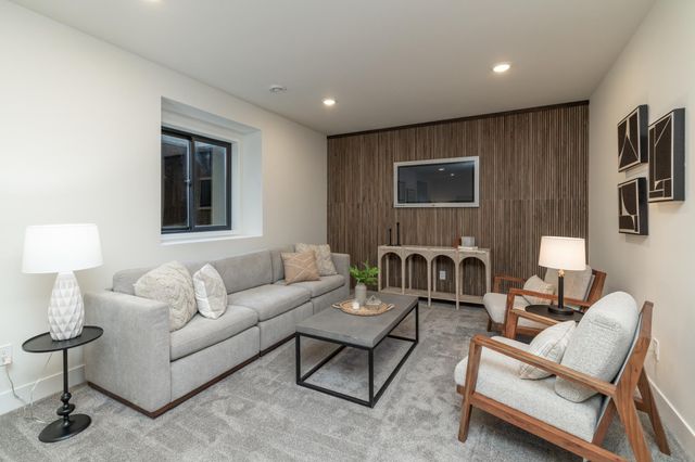 625 Ivy Falls Avenue, Mendota Heights, MN 55118