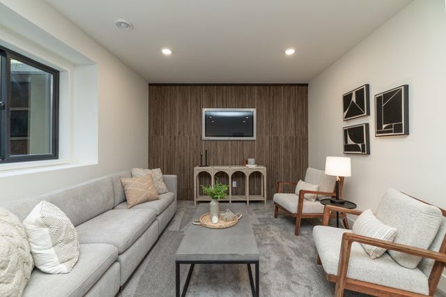 625 Ivy Falls Avenue, Mendota Heights, MN 55118