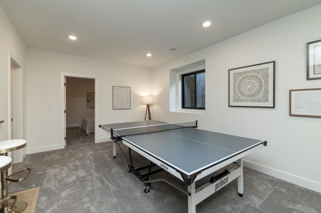 625 Ivy Falls Avenue, Mendota Heights, MN 55118