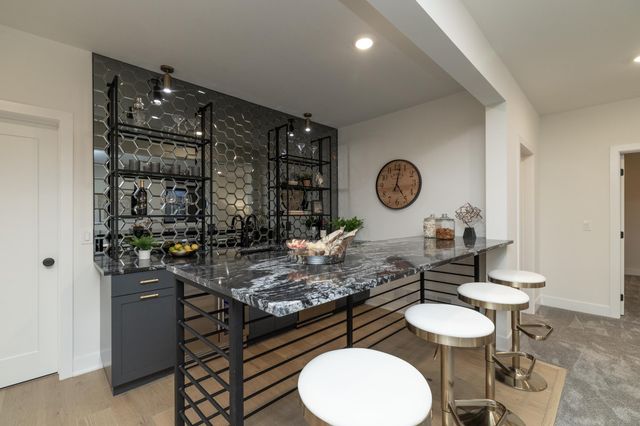 625 Ivy Falls Avenue, Mendota Heights, MN 55118