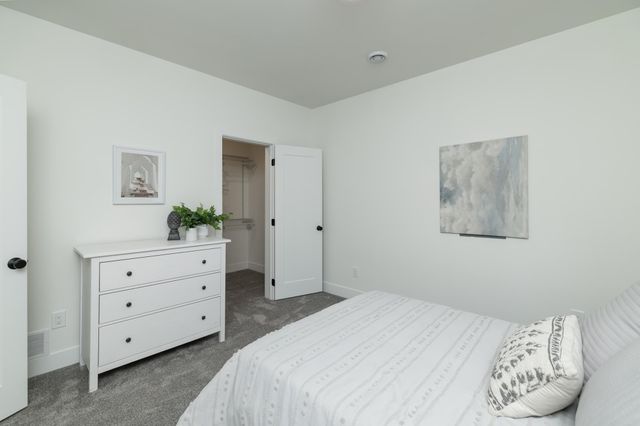 625 Ivy Falls Avenue, Mendota Heights, MN 55118