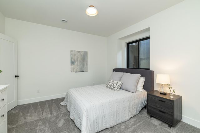 625 Ivy Falls Avenue, Mendota Heights, MN 55118