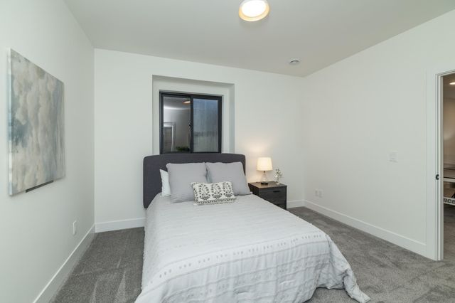 625 Ivy Falls Avenue, Mendota Heights, MN 55118