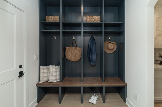 625 Ivy Falls Avenue, Mendota Heights, MN 55118