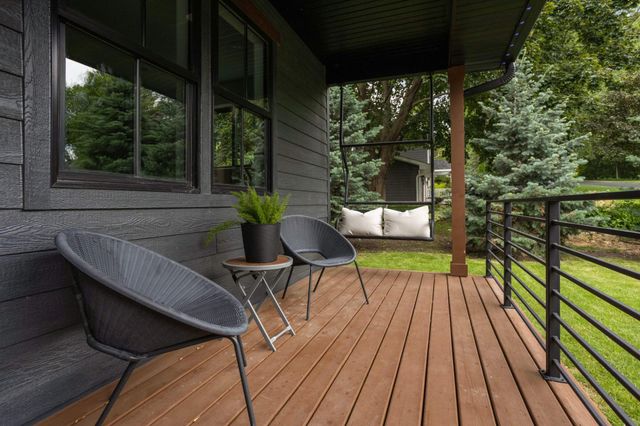 625 Ivy Falls Avenue, Mendota Heights, MN 55118