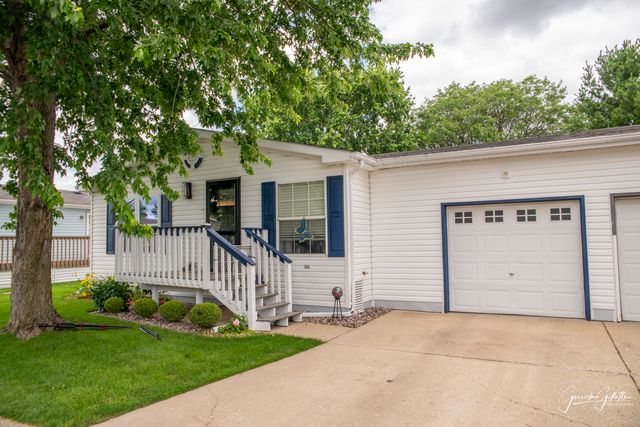 242A Meadowlark Lane, Sandwich, IL 60548