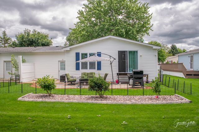 242A Meadowlark Lane, Sandwich, IL 60548