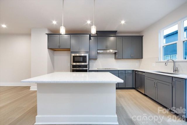 6012 Pivot Court, Charlotte, NC 28205
