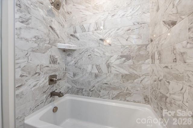 6012 Pivot Court, Charlotte, NC 28205