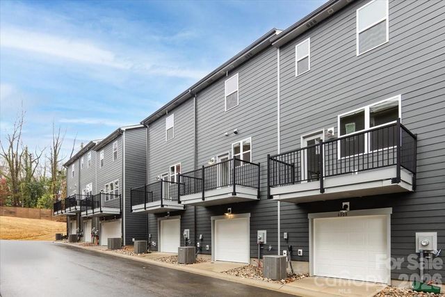 6012 Pivot Court, Charlotte, NC 28205