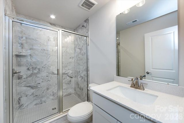 6012 Pivot Court, Charlotte, NC 28205