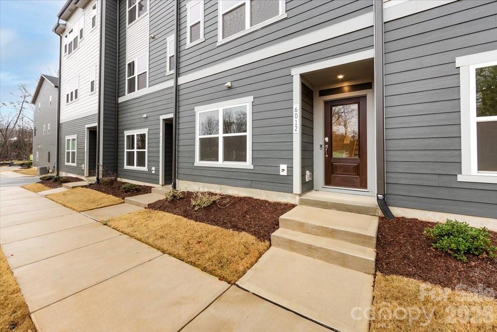 6012 Pivot Court, Charlotte, NC 28205