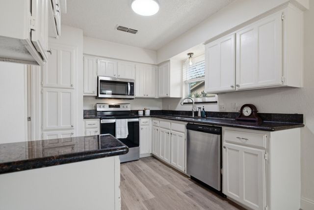 6449 Highview Terrace, Watauga, TX 76148