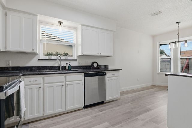 6449 Highview Terrace, Watauga, TX 76148