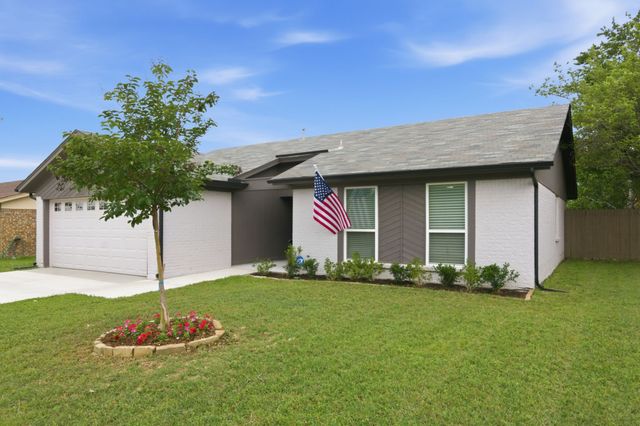 6449 Highview Terrace, Watauga, TX 76148
