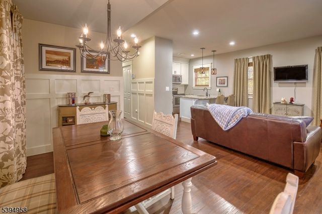 13 Summit Ave, Newton Town, NJ 07860