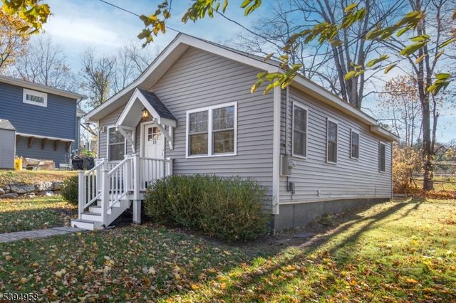 13 Summit Ave, Newton Town, NJ 07860