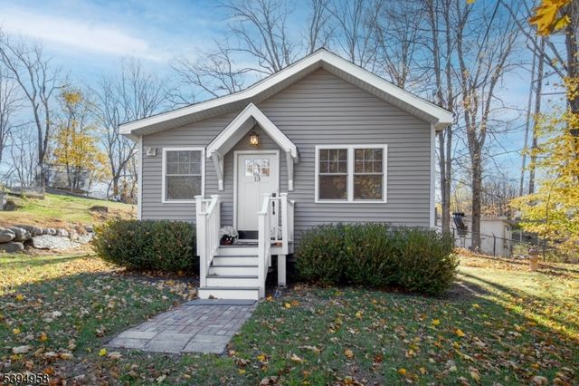 13 Summit Ave, Newton Town, NJ 07860