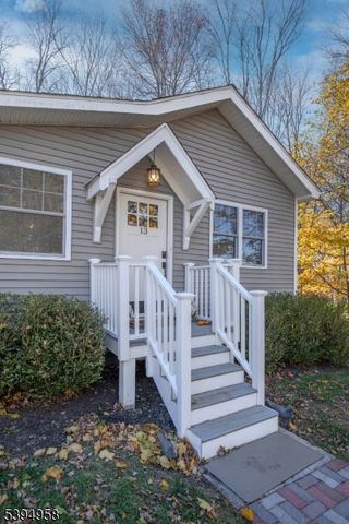 13 Summit Ave, Newton Town, NJ 07860