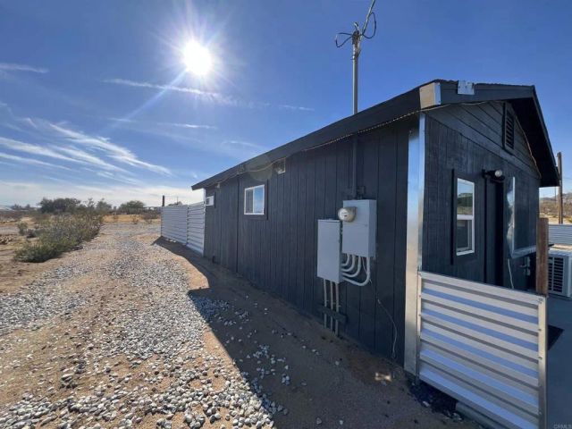 2774 KICKAPOO Trail, Landers, CA 92285