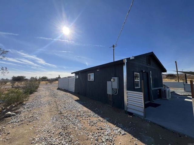 2774 KICKAPOO Trail, Landers, CA 92285