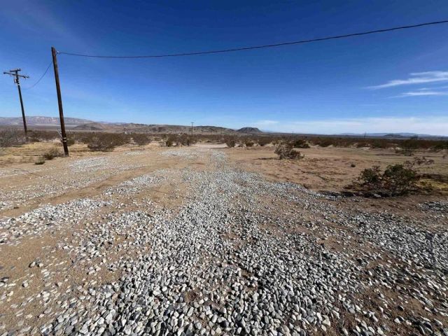 2774 KICKAPOO Trail, Landers, CA 92285