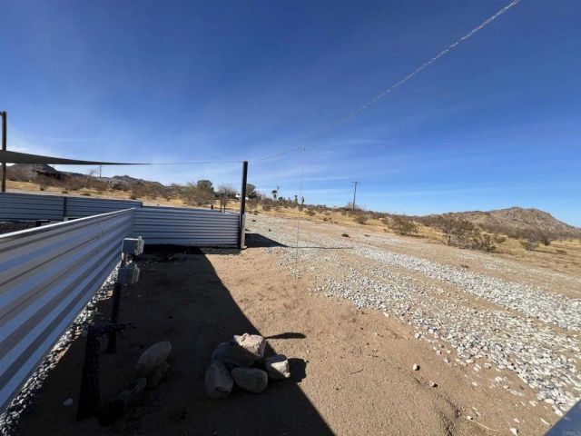 2774 KICKAPOO Trail, Landers, CA 92285