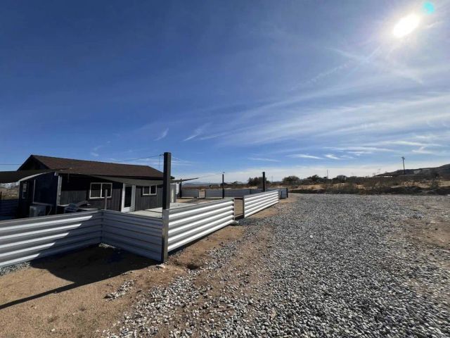 2774 KICKAPOO Trail, Landers, CA 92285