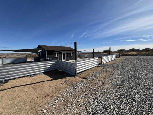 2774 KICKAPOO Trail, Landers, CA 92285