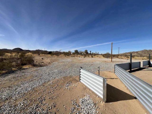 2774 KICKAPOO Trail, Landers, CA 92285