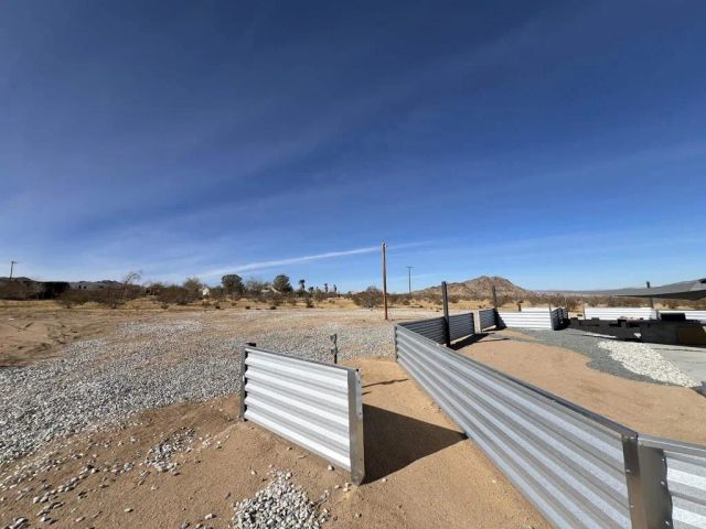 2774 KICKAPOO Trail, Landers, CA 92285