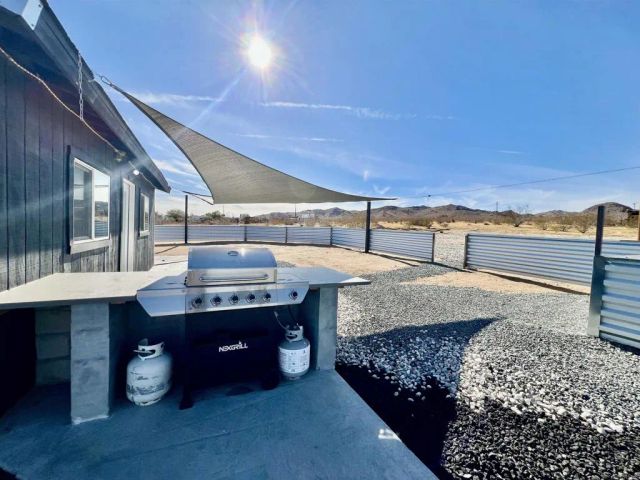 2774 KICKAPOO Trail, Landers, CA 92285