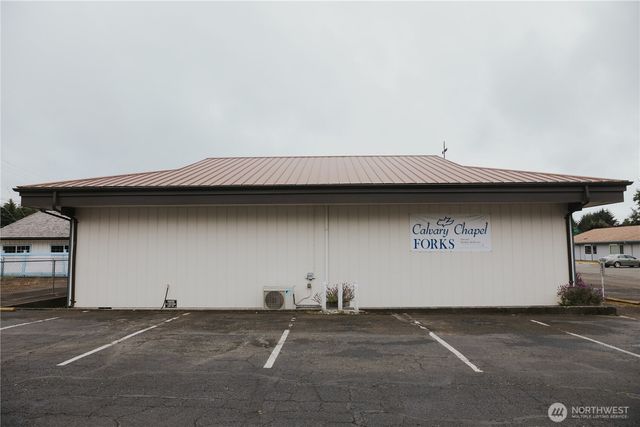 451 Fifth Avenue, Forks, WA 98331