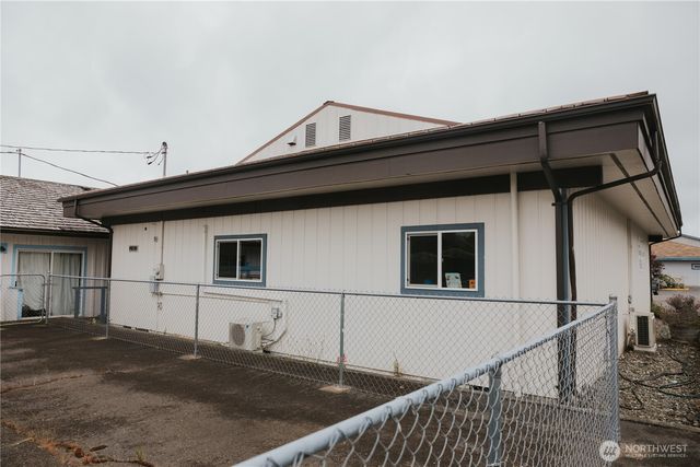 451 Fifth Avenue, Forks, WA 98331